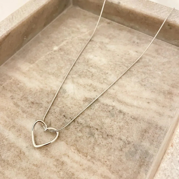 Silver Heart Pendant Necklace Heart Necklace Minimalist Dainty Necklace - Picture 3 of 6